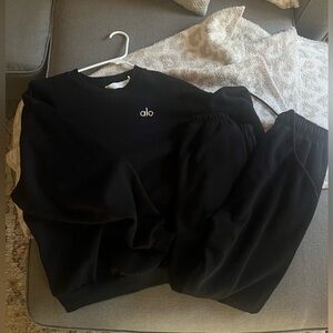 Alo Black Sweatshirt and Sweatpants Set